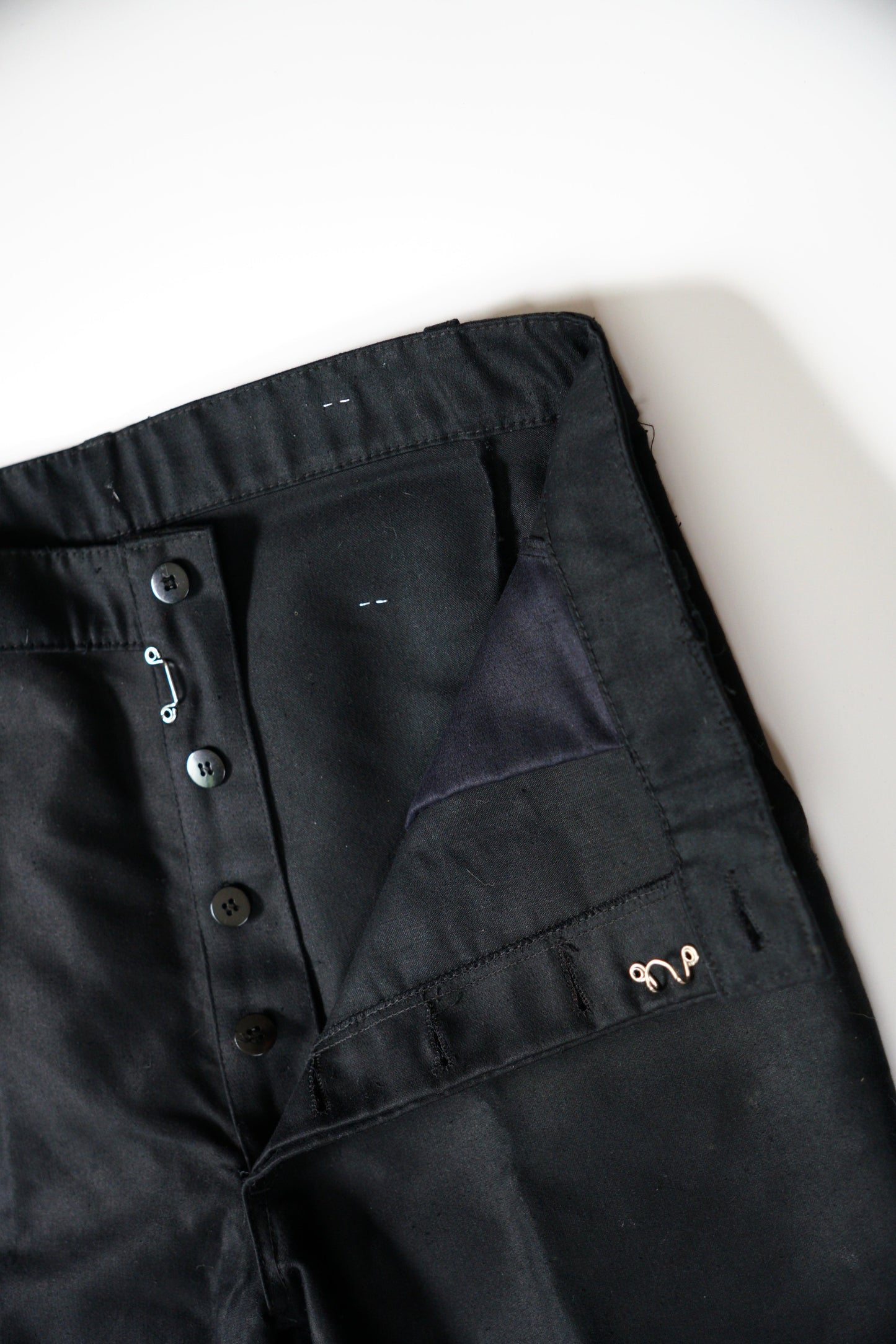 Pantalon en moleskine noir « Dubure & Deverchere » des années 50