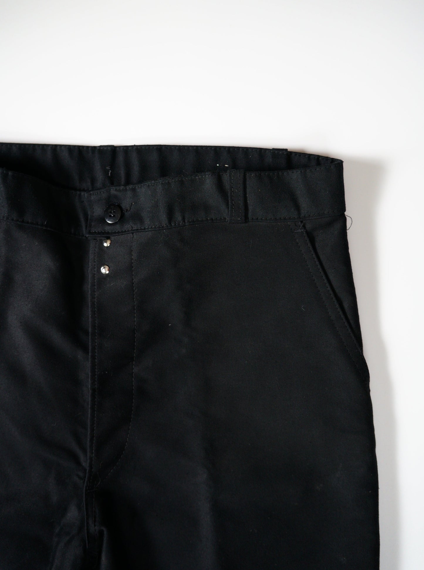 Pantalon en moleskine noir « Dubure & Deverchere » des années 50