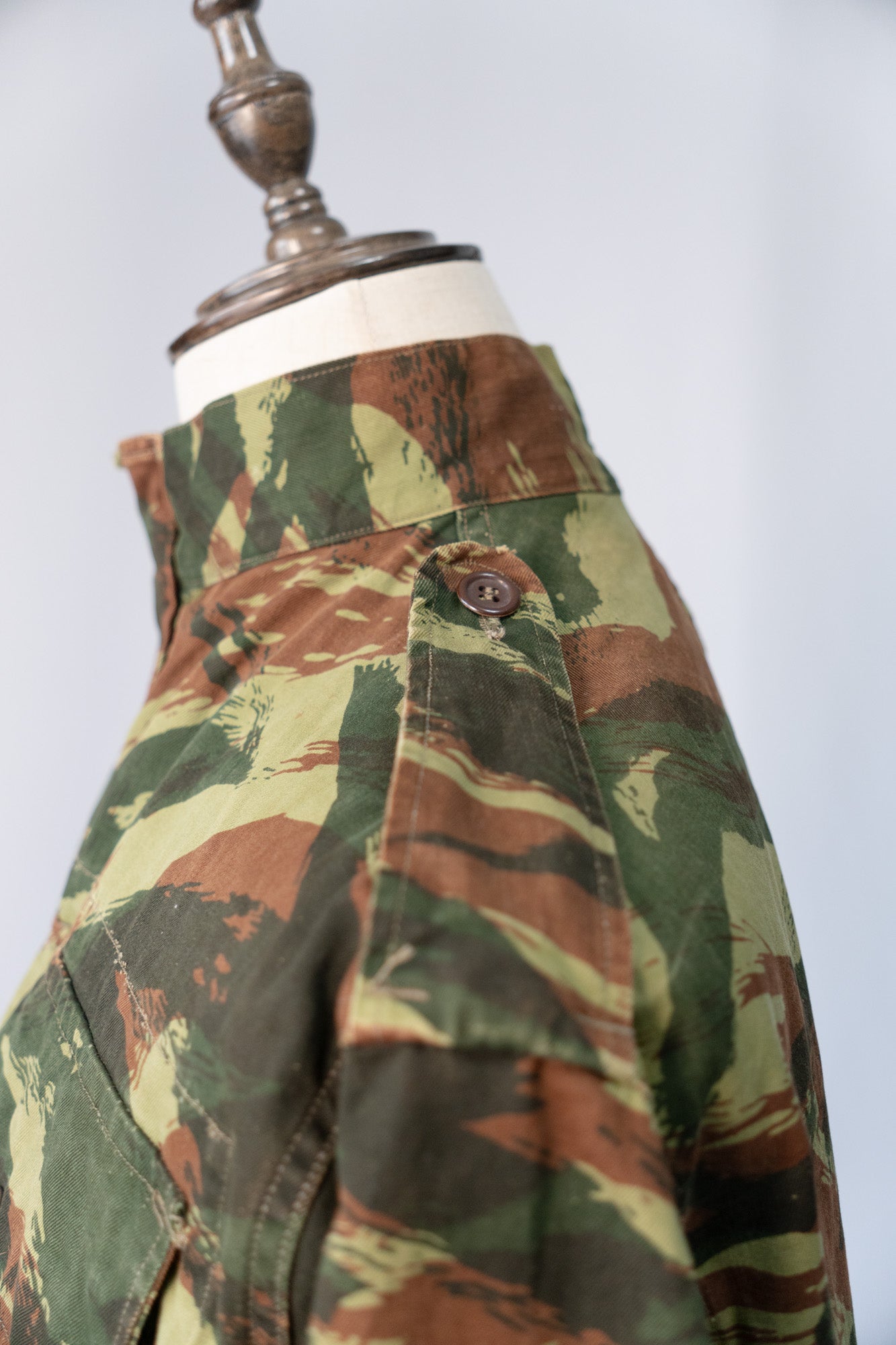 60er Jahre französische Armee TAP47/56 Fallschirmjägerjacke mit Eidechsen-Tarnmuster