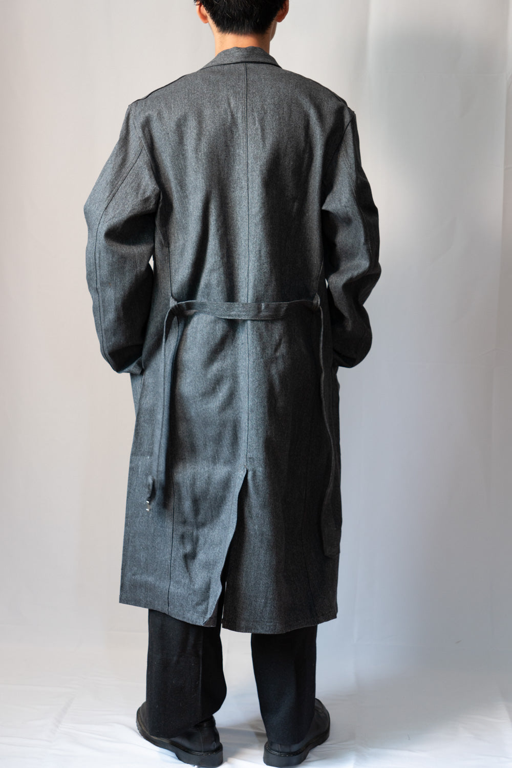 50 Schwarzer Chambray-Ateliermantel „AU MOLINEL” DEAD STOCK