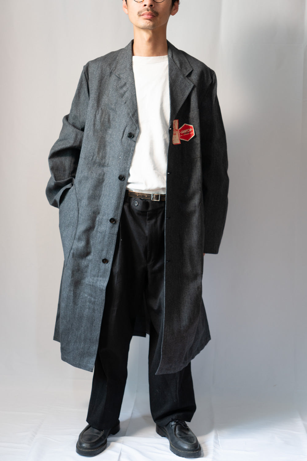 50 Schwarzer Chambray-Ateliermantel „AU MOLINEL” DEAD STOCK