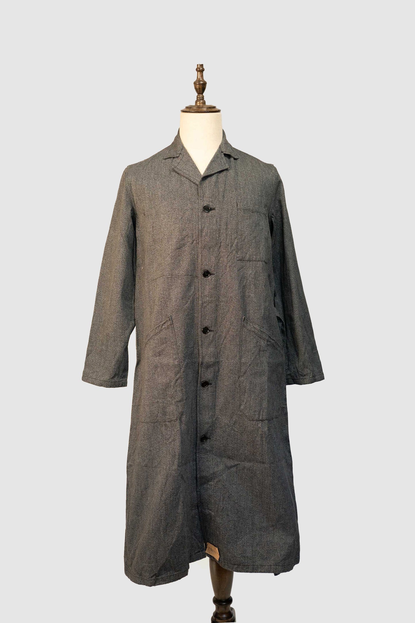 Manteau d'atelier en chambray noir des années 50-60, stock mort