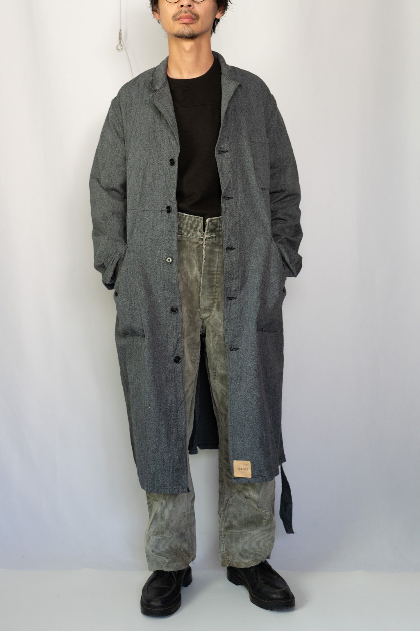 Manteau d'atelier en chambray noir des années 50-60, stock mort