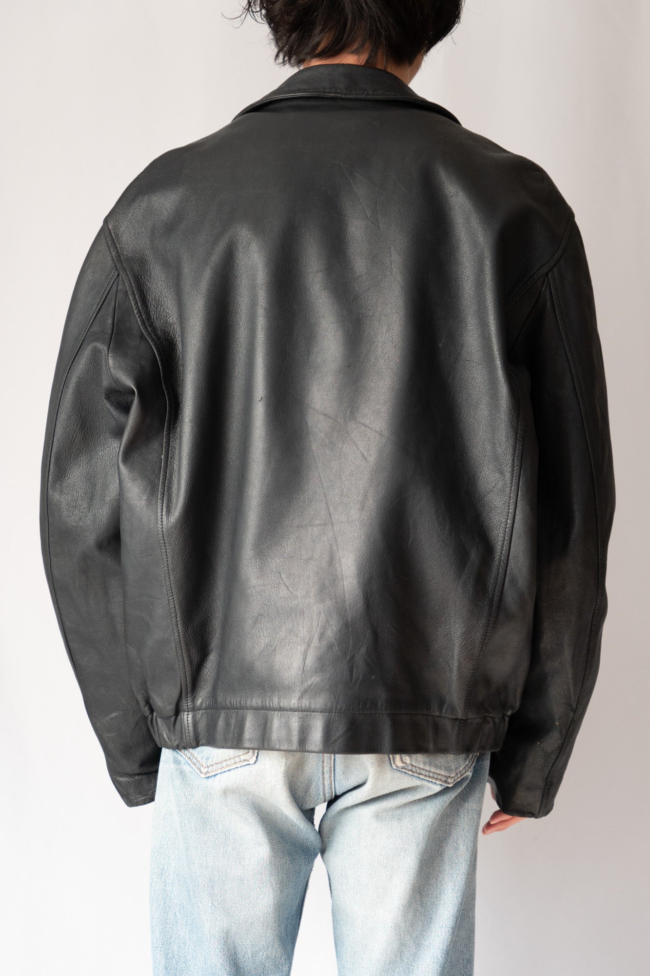 Veste en cuir de pilote de l'armée de l'air française des années 70 avec mentonnière
