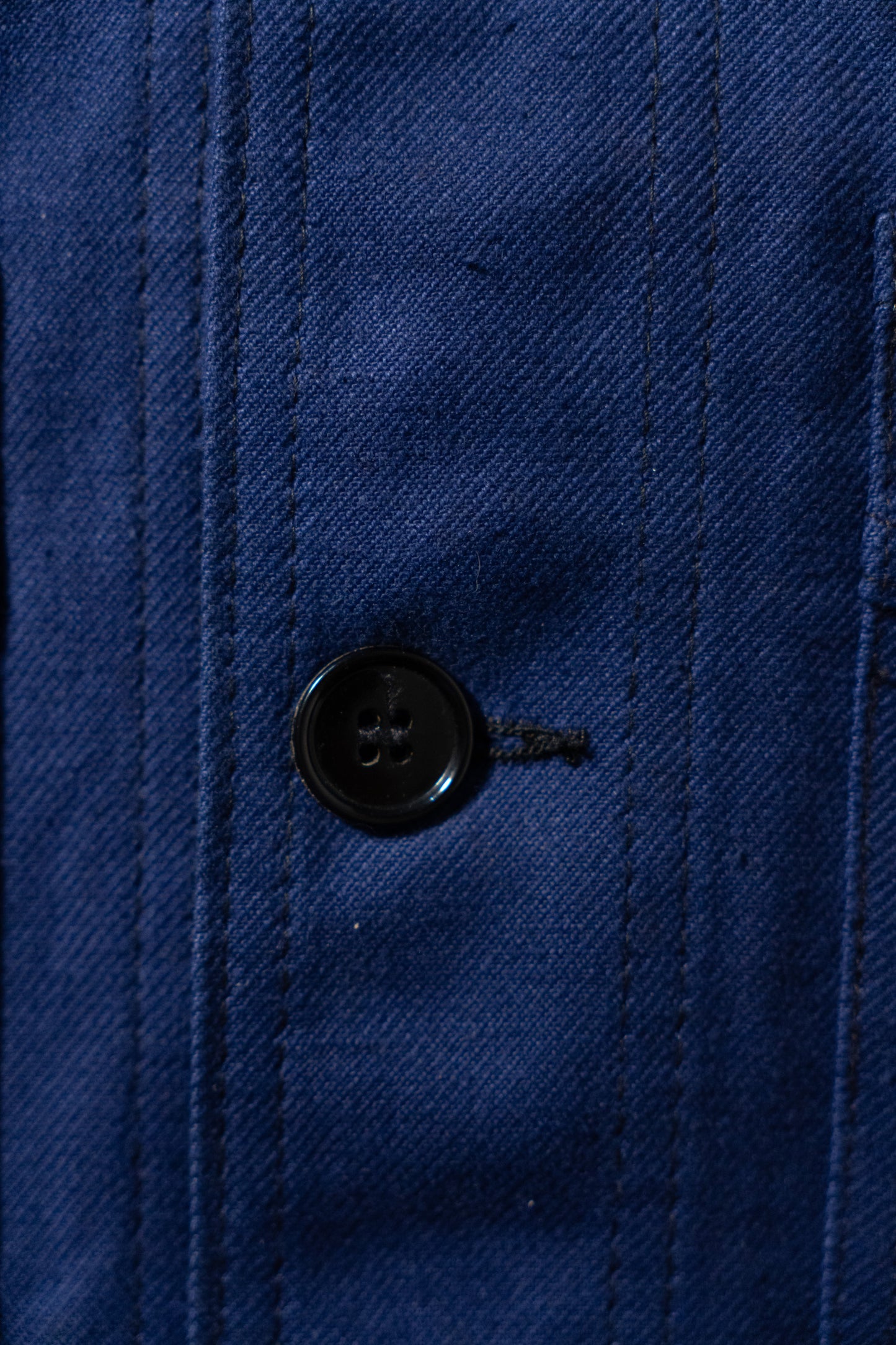 Veste en sergé de coton bleu français des années 50 « Le Mont St Michel » Dead Stock