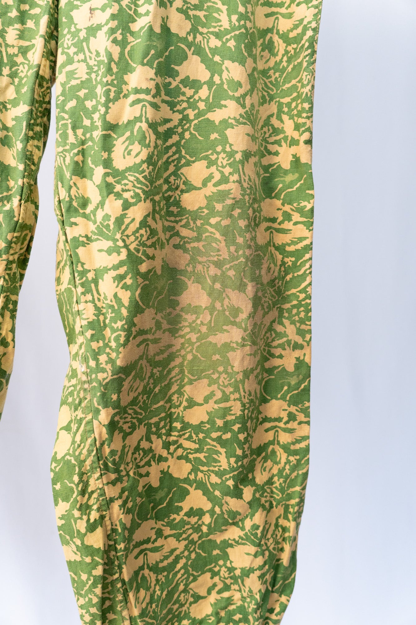 Pantalon de sniper de l'armée roumaine des années 50, camouflage feuille d'été