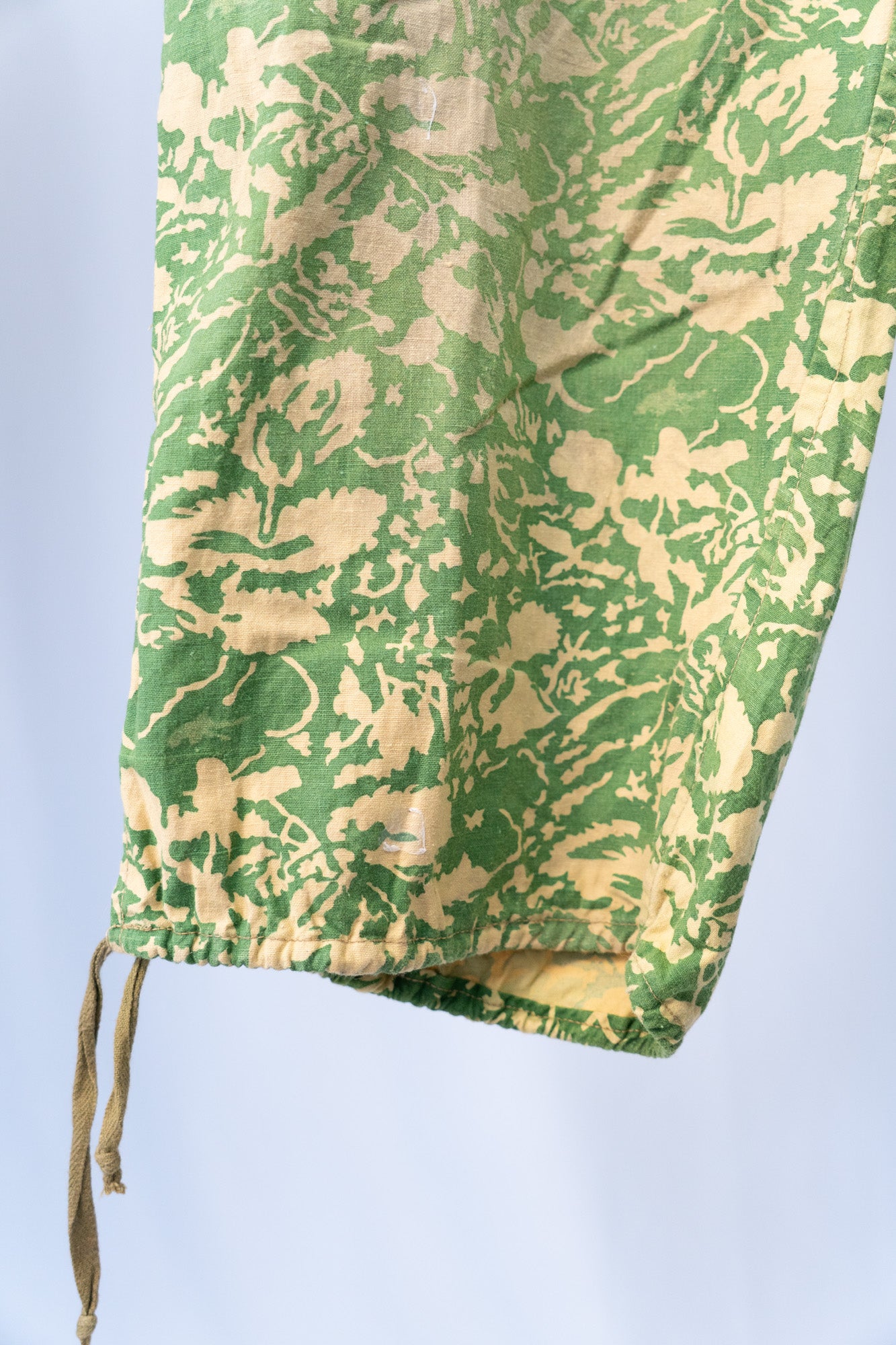 Pantalon de sniper de l'armée roumaine des années 50, camouflage feuille d'été
