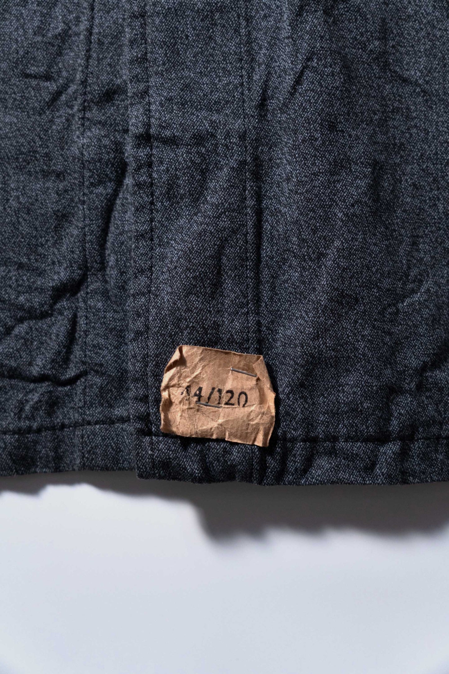 Manteau d'atelier en chambray noir des années 50-60, stock mort