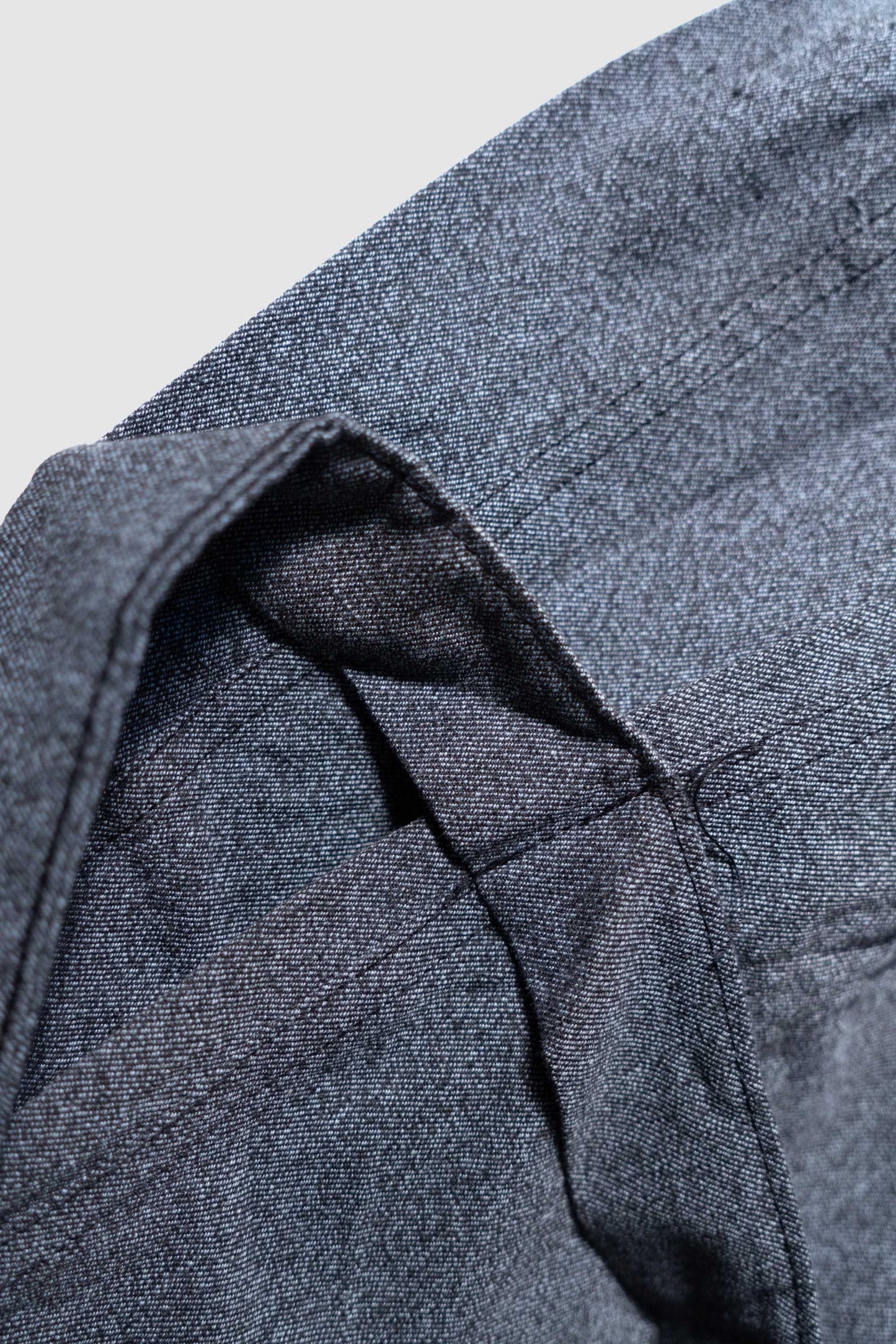 Manteau d'atelier en chambray noir des années 50-60, stock mort
