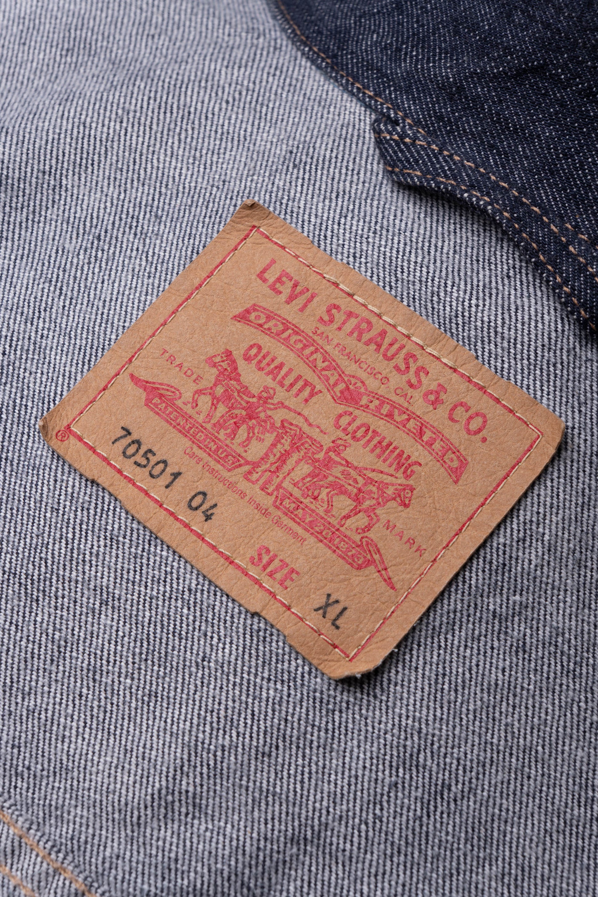 90s euro levi's "70501-04" denim jacket  1st type
